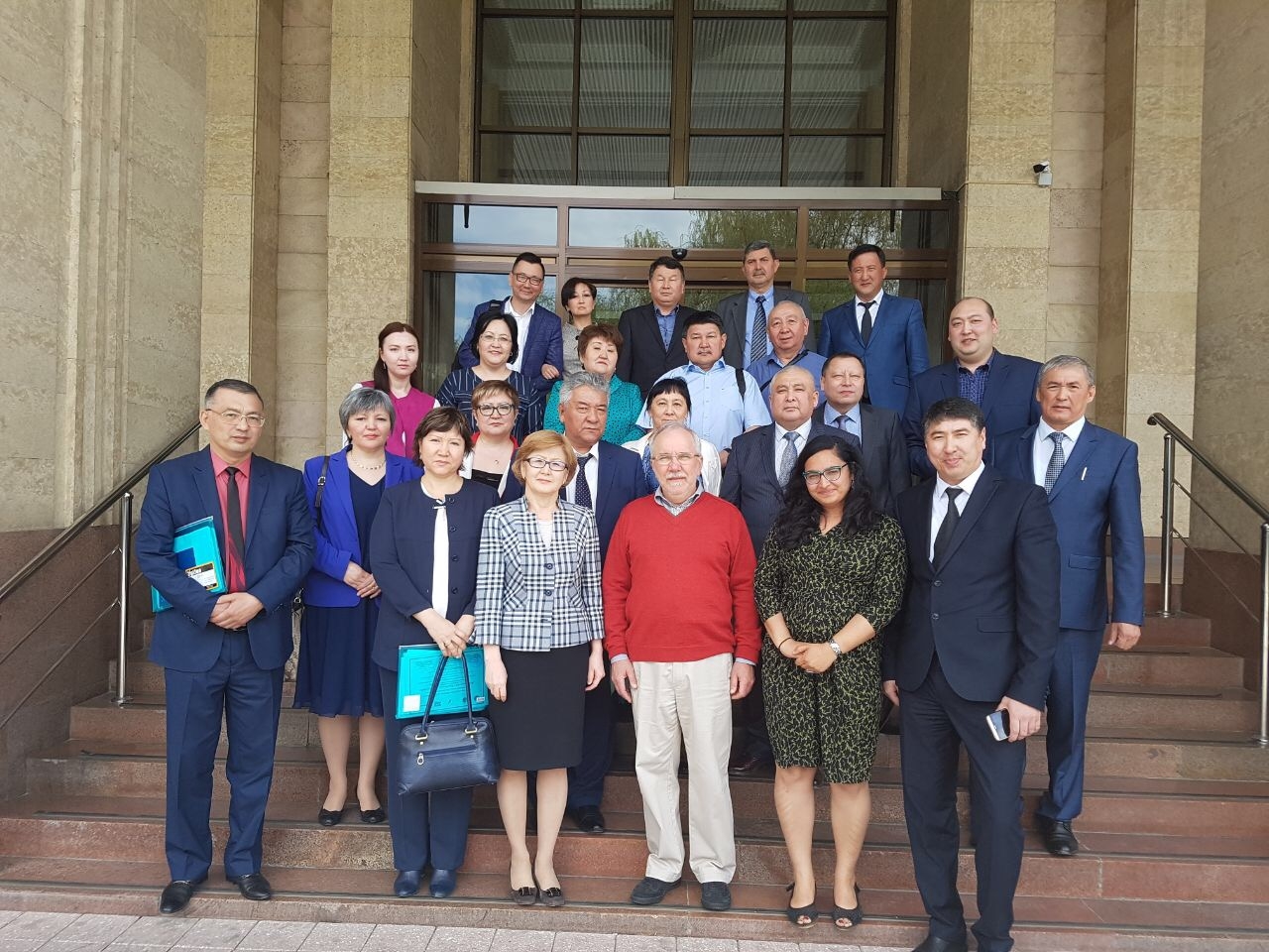 Efficient implementation of SMT programs: Ukrainian experience for Kazakh colleagues